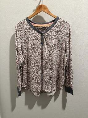 Cuddl Duds Leopard Print 2-Piece Pajama Set Henley Top & Joggers Size 1X